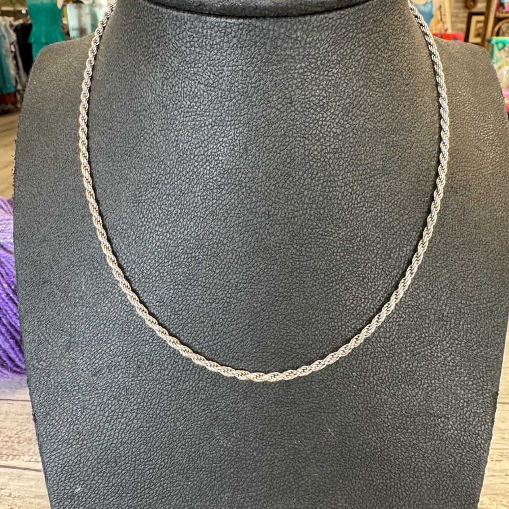 Italy 🇮🇹 16” Silver Rope Chain Necklace